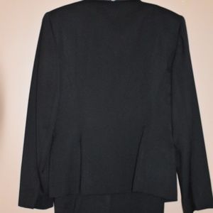 Ladies 2 Piece Christian Dior Suit